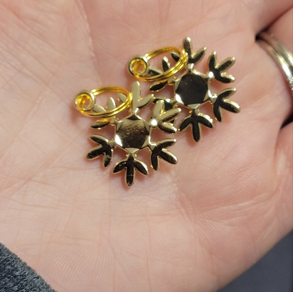 NWOT Snowflake Charms for Upcycling Earring Makers - Picture 3 of 3